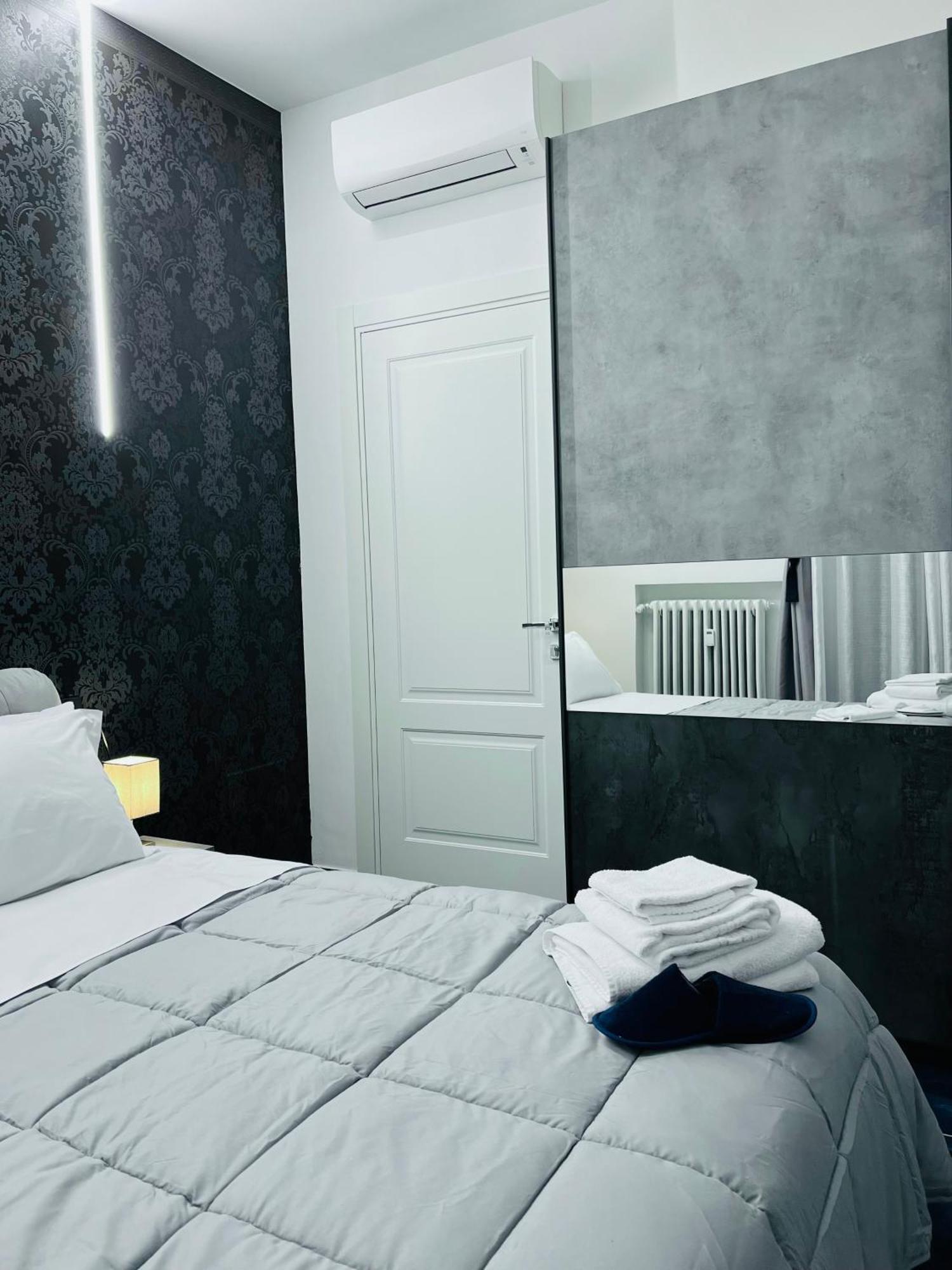 Seven Nights Bologna Bed and Breakfast Εξωτερικό φωτογραφία